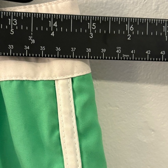 Vintage Y2K Lost Green and Black Board Shorts with Quick-Dry Fabric Size 30 - Picture 9 of 9